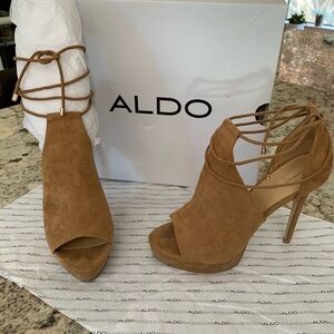 Aldo suede 4” heel lace up w/peep toe